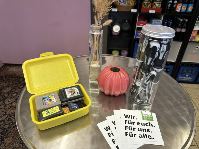 Neue Spende für unsere Retro-Ecke: Game Boy-Spiele und Werkzeug