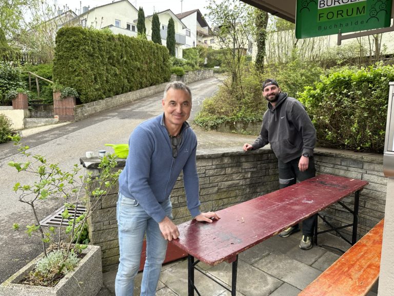 Neue Biertischgarnituren für das Bürgerforum – Dank an die Eishalle Reutlingen!